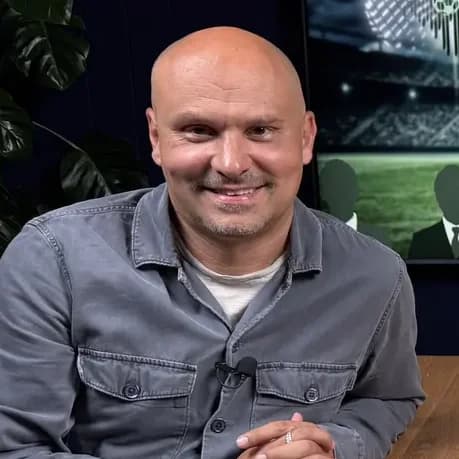 Arsenal, nebo Liverpool? Začíná další ročník Premier League, nejsledovanější fotbalové soutěže na světě