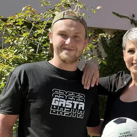 Vládci fotbalu z pralesa. Kamarádi zachránili klub: Od piva k Trpišovskému